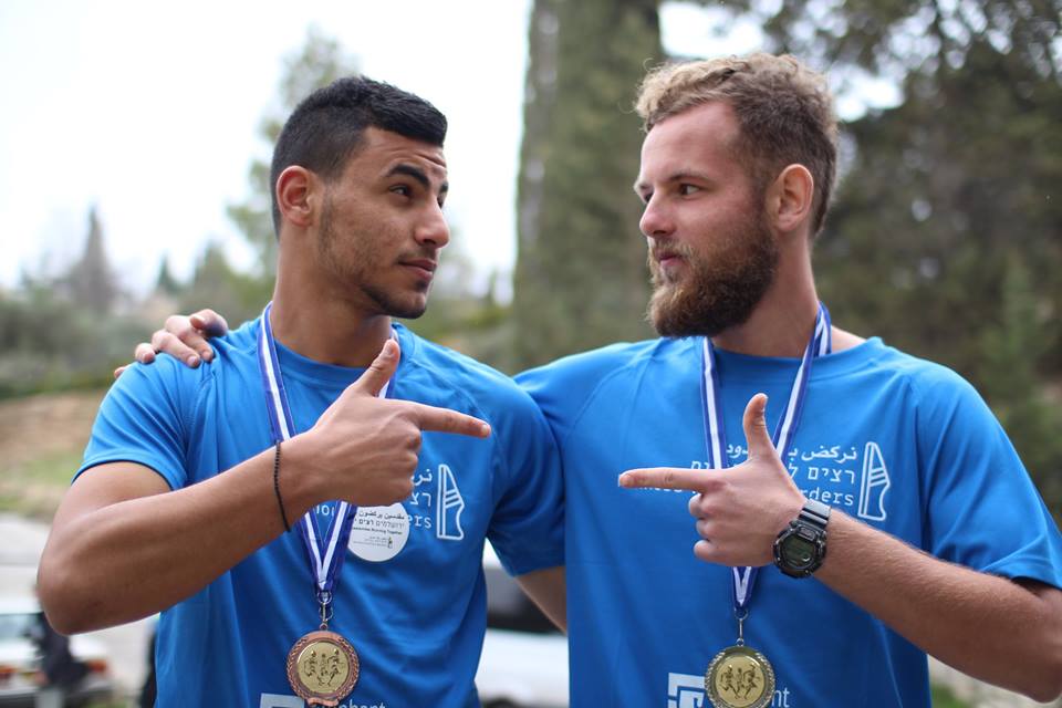 קבוצת הנוער של רצים ללא גבולות בונה דו קיום במרוץ ירושלים ונאבקת בגזענות בחברה הישראלית